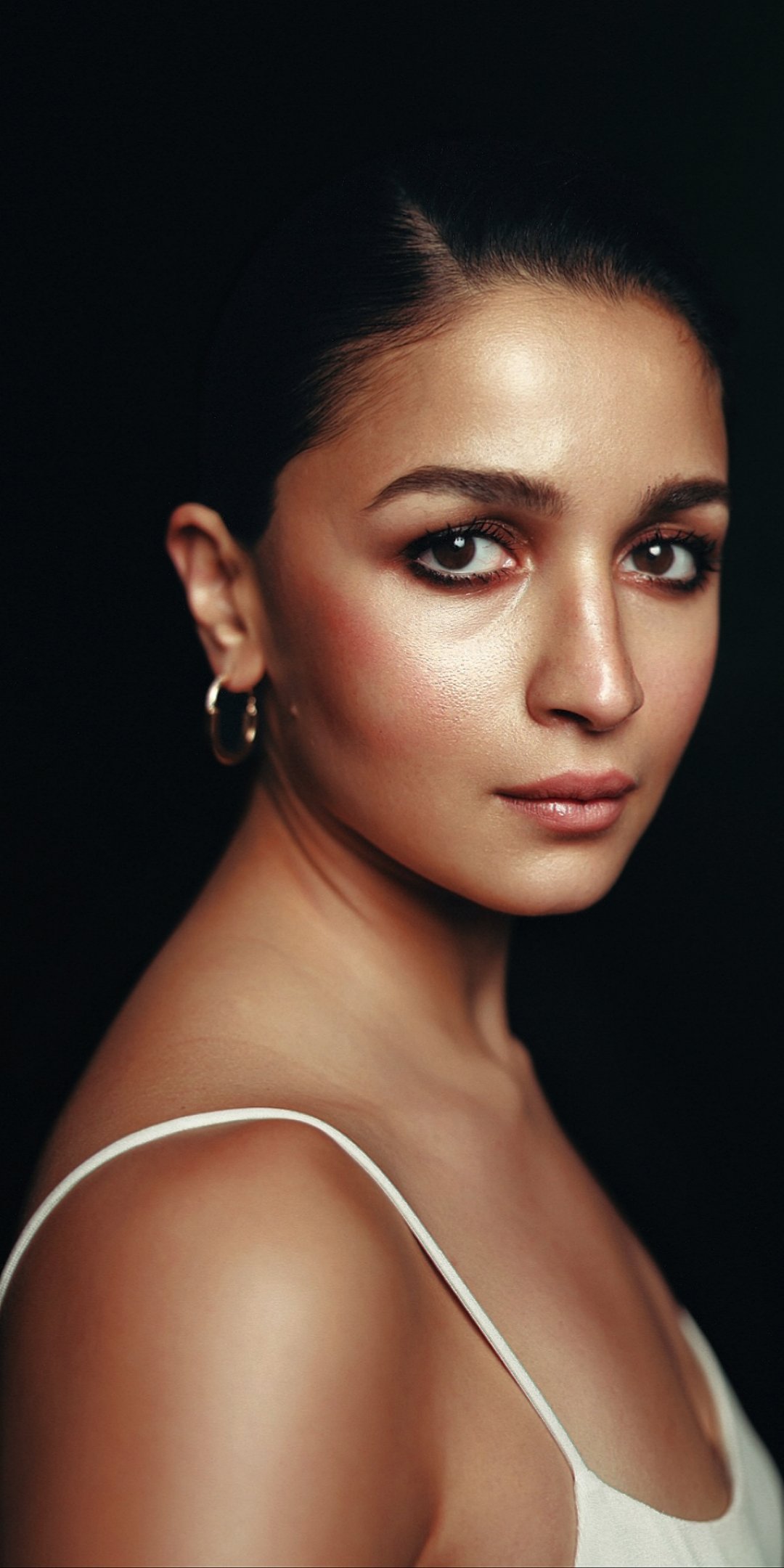 Alia Bhatt bra less in latest shoot