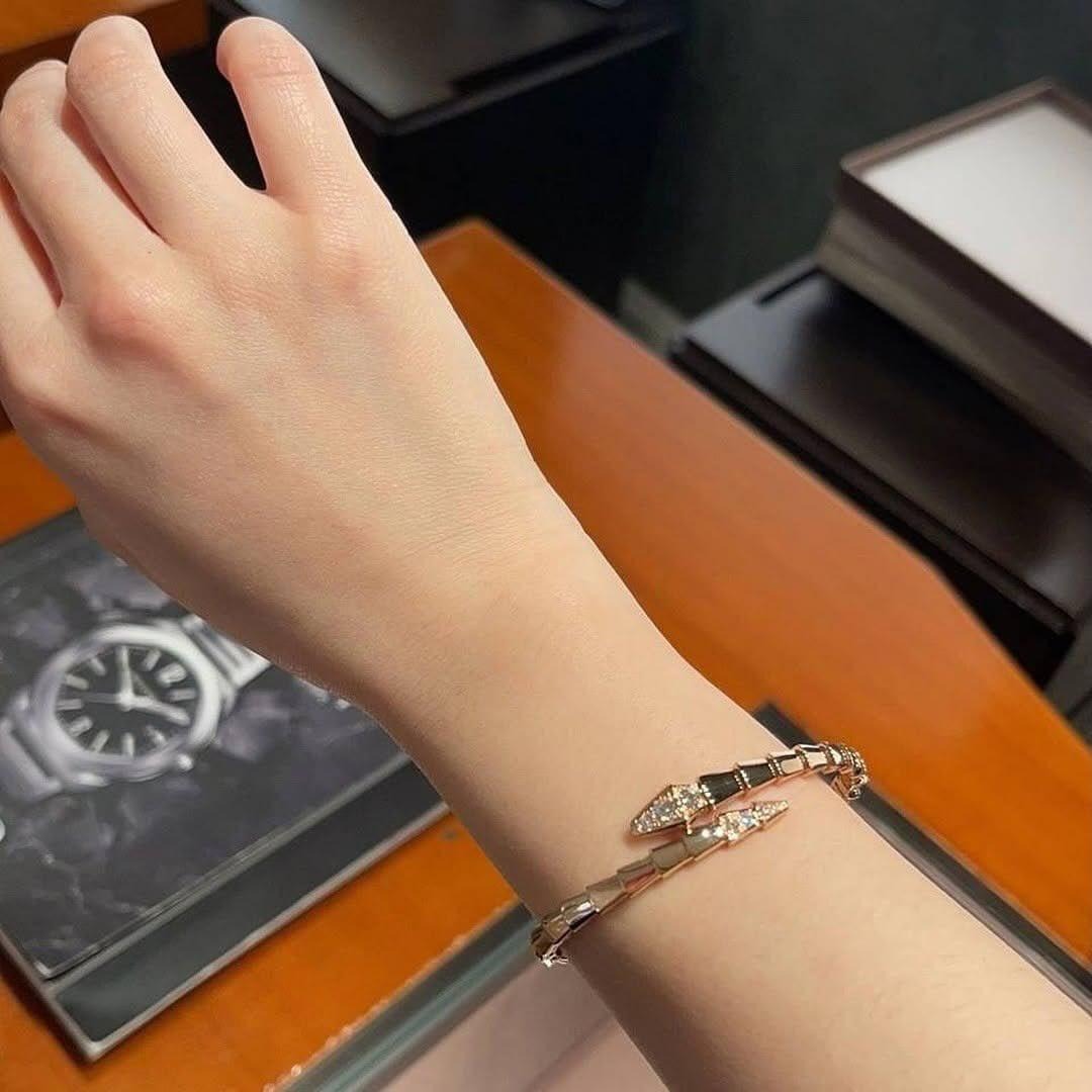 ohlgo33998428's tweet photo. Exquisite craftsmanship and unique design make this an unparalleled exquisite choice. https://t.co/0hrBYQgJ0m