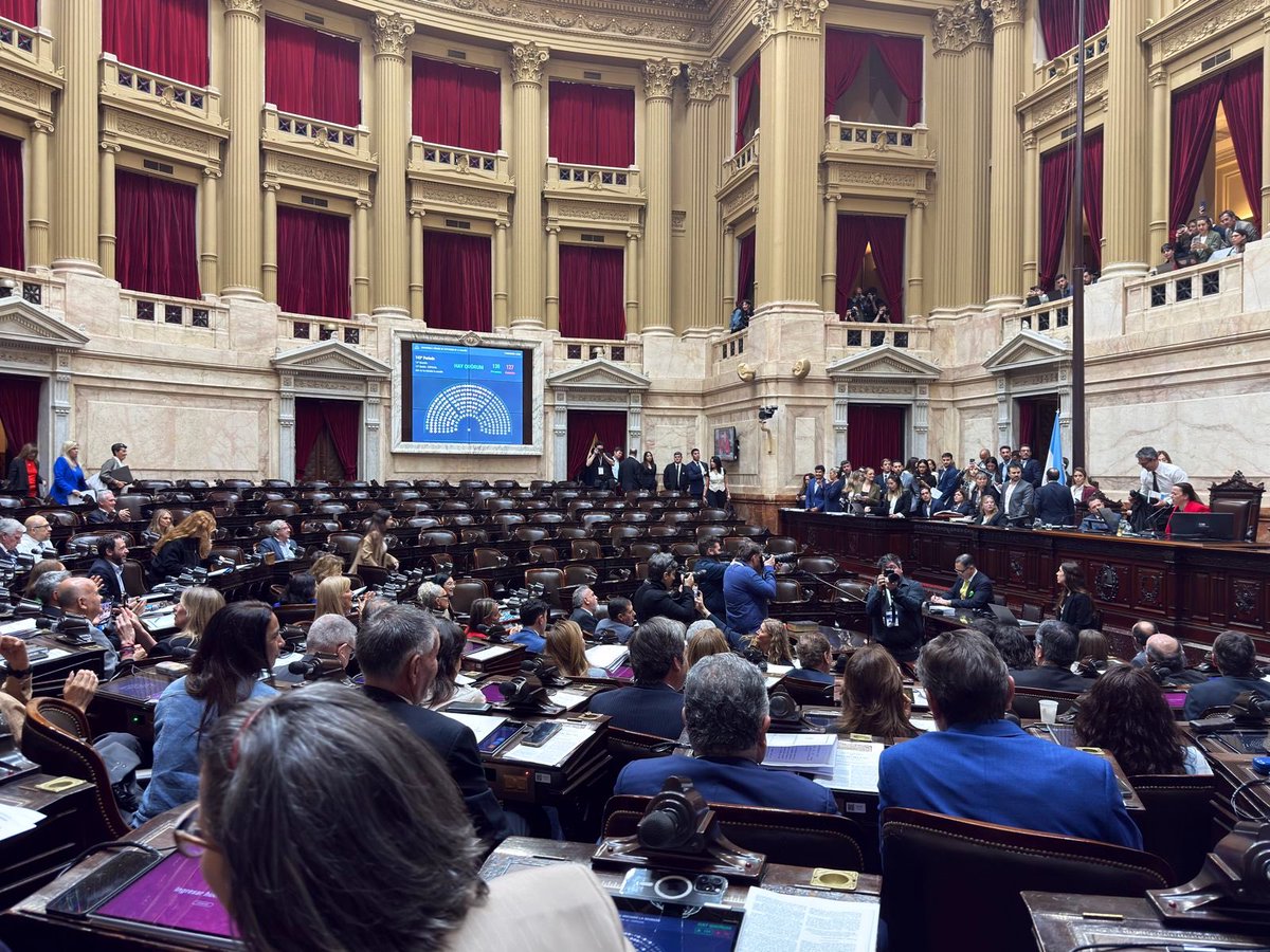 AdolBermejo's tweet photo. 🏛️#AHORA Sesión Especial en @DiputadosAR donde votaremos desde nuestras bancas el Rechazo a los Vetos Presidenciales al Financiamiento Universitario y la Emergencia en Pediátrica para el Garraham. Y la defensa de la Autarquía del INA.

La podés ver en 👇
https://t.co/IWJrhZSwDV https://t.co/FwcfC1Xzuu