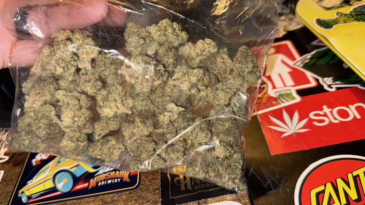 🔥THE SINATRAS GIVEAWAY🔥
Hey-o Stoners!
<a href="/MrsDankIVXX/">Mrs. Dank</a> and I want to bring our love into your home! 
How to enter🚨‼️
Like 👍🏼Repost ♻️
Must Follow <a href="/DankSinatraIVXX/">𝔻𝔸ℕ𝕂 𝕊𝕚𝕟𝕒𝕥𝕣𝕒 ©️</a> AND <a href="/MrsDankIVXX/">Mrs. Dank</a>  ❤️💛💚
Tag 2 Stoners 💨 and comment “good luck to me!” 
Prize description in comments