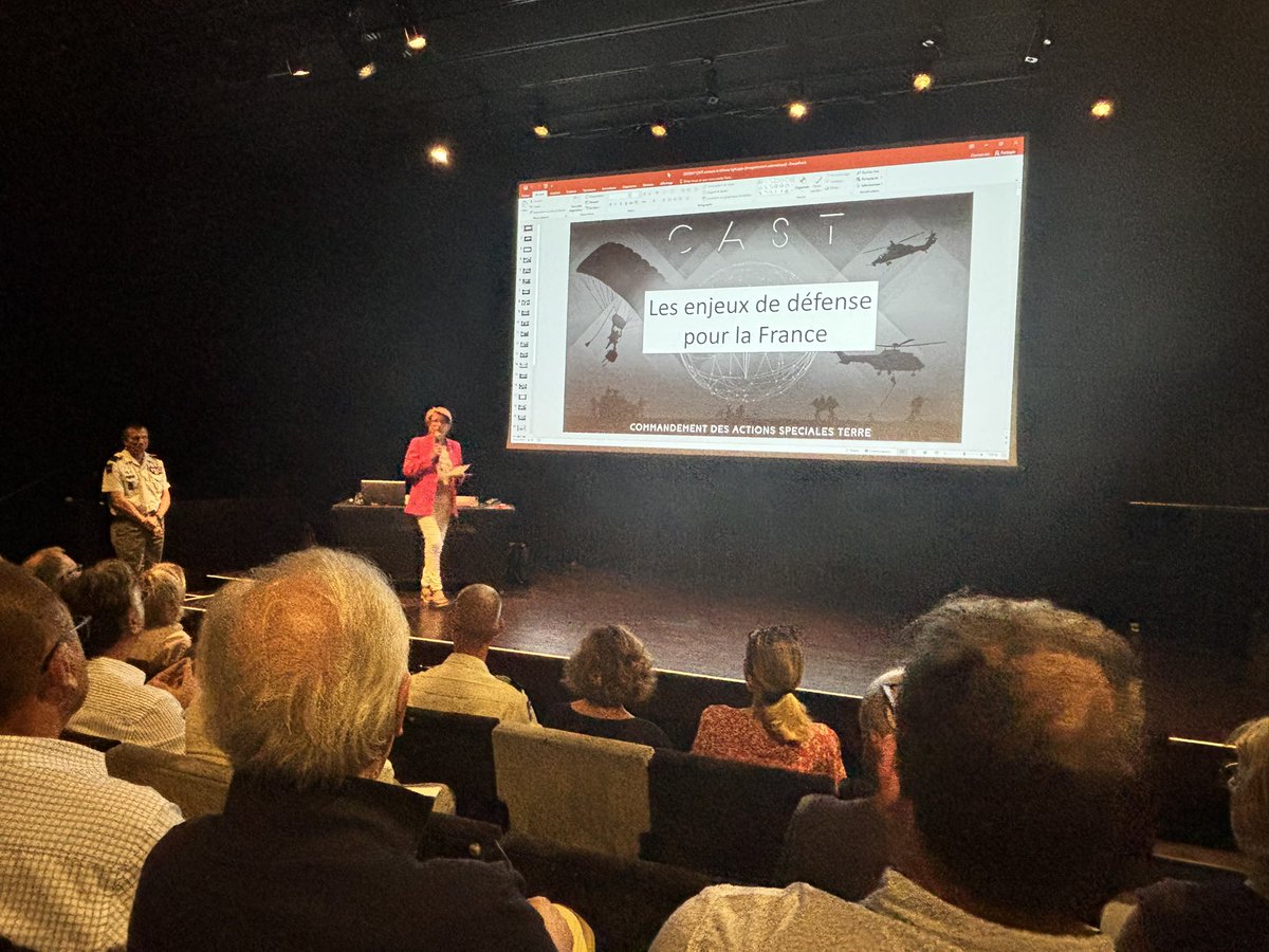 Salle comble à la médiathèque de <a href="/Ville_Pau/">Pau, Capitale Humaine</a> pour la conf «Défense et sécurité. Auj &amp;demain : quels enjeux pour la France ?», animée par la députée <a href="/josypoueyto/">Josy Poueyto</a> &amp; le Général Jean Laurentin, commandant des actions spéciales Terre.
Contexte international, défense 🇫🇷, focus sur le 64