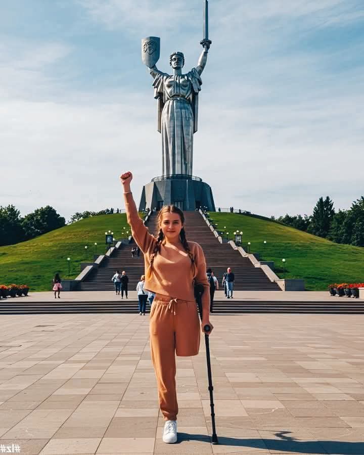 OlenaRohoza's tweet photo. Glory to Ukraine and its warriors! 🇺🇦 Death to the enemies! 🔥 https://t.co/26j7j1dSY5