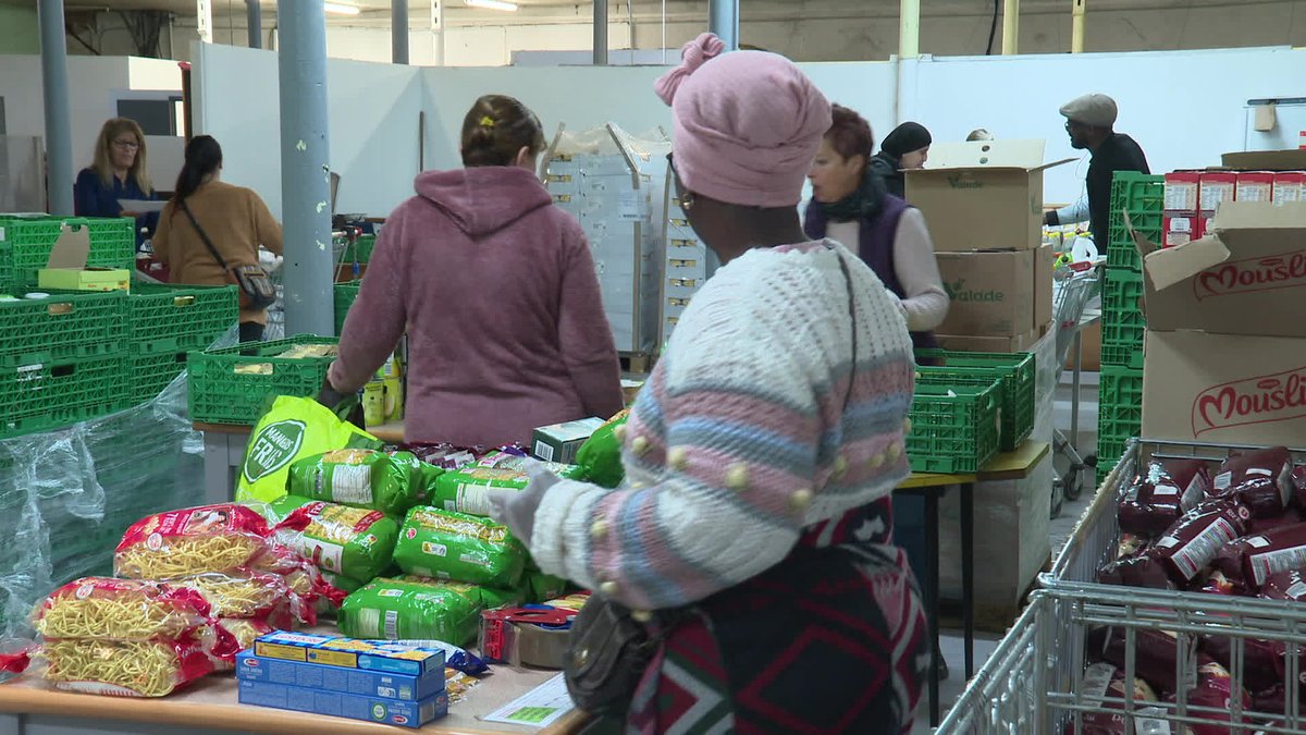 F3Alsace's tweet photo. Faute de bénévoles, les Restos du cœur de Mulhouse ferment à partir du 24 octobre
https://t.co/RpuNz0xyko https://t.co/8zsAQpXPhC