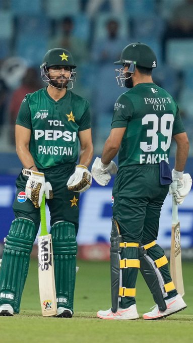 Salman & Fakhar resurrect Pakistan after early setbacks 💪