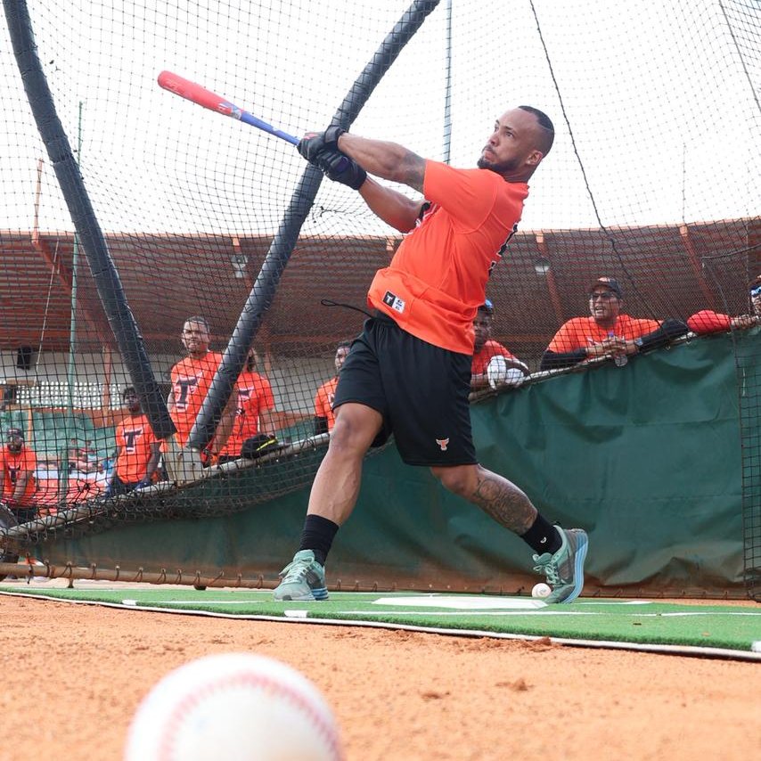 DE REGRESO A SU CASA: Ya en los entrenamientos el receptor Jhon Nuñez firmado en la agencia libre.