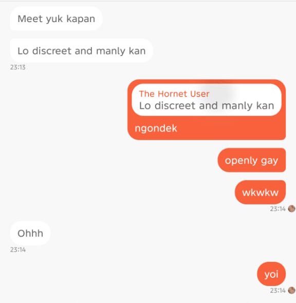 Btw muka lo ngondek banget, tau kan muka muka obvious gay?