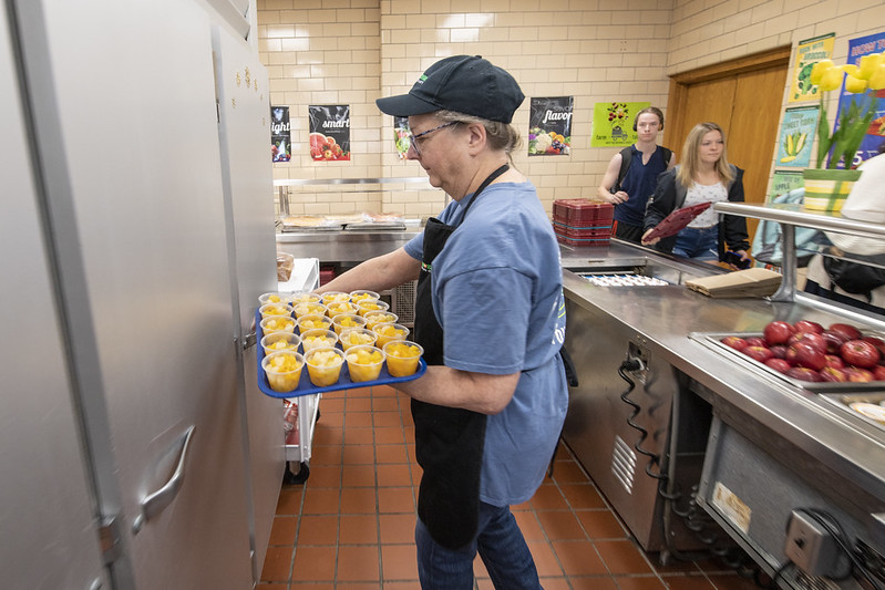 USDA_FNS's tweet image. Is your school prepared in the event of a food recall?  Help keep #schoolmeals safe by conducting a mock food recall for your nutrition program staff to test response times and identify areas of improvement: fns.usda.gov/fs/produce-saf…