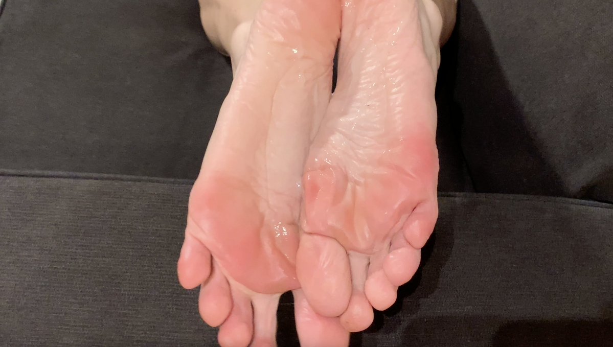 𝗥𝗜𝗔 𝗕𝗘𝗡𝗧𝗟𝗘𝗬 | 2025 TEA Award Winner (@theriabentley) on Twitter photo I love the feeling of warm thick jizz landing on my foot soles. #soles #footfetish <a href="/TheMichaelHand/">Michael Hand</a> I love the feeling of warm thick jizz landing on my foot soles. #soles #footfetish <a href="/TheMichaelHand/">Michael Hand</a>