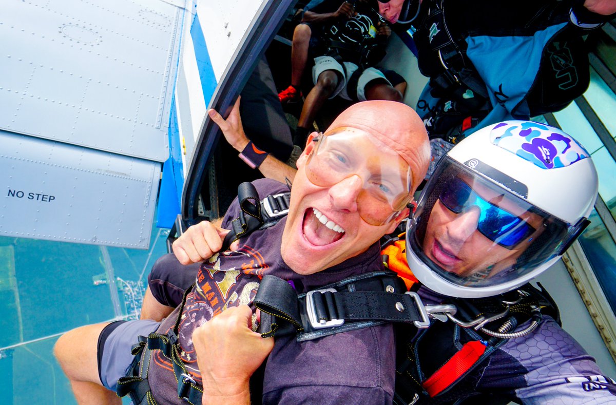 Got plans this weekend?  We can help!

For more info., our FAQs, or to book your spot, visit skydiveindianapolis.com.

#wayoutwednesdays
#permasmilefordays