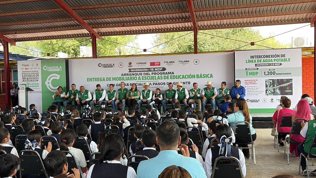 En #Juárez en el arranque del programa "Entrega de Mobiliario a Escuelas de Educación Básica". #CoahuilaPaDelante #APasosDeGigante #ImpulsoEducativo