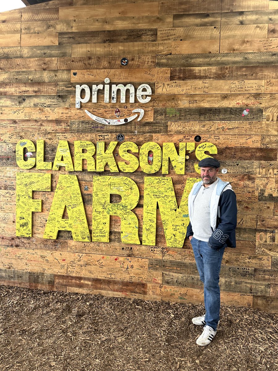 Can you guess where I am??? 😂😂