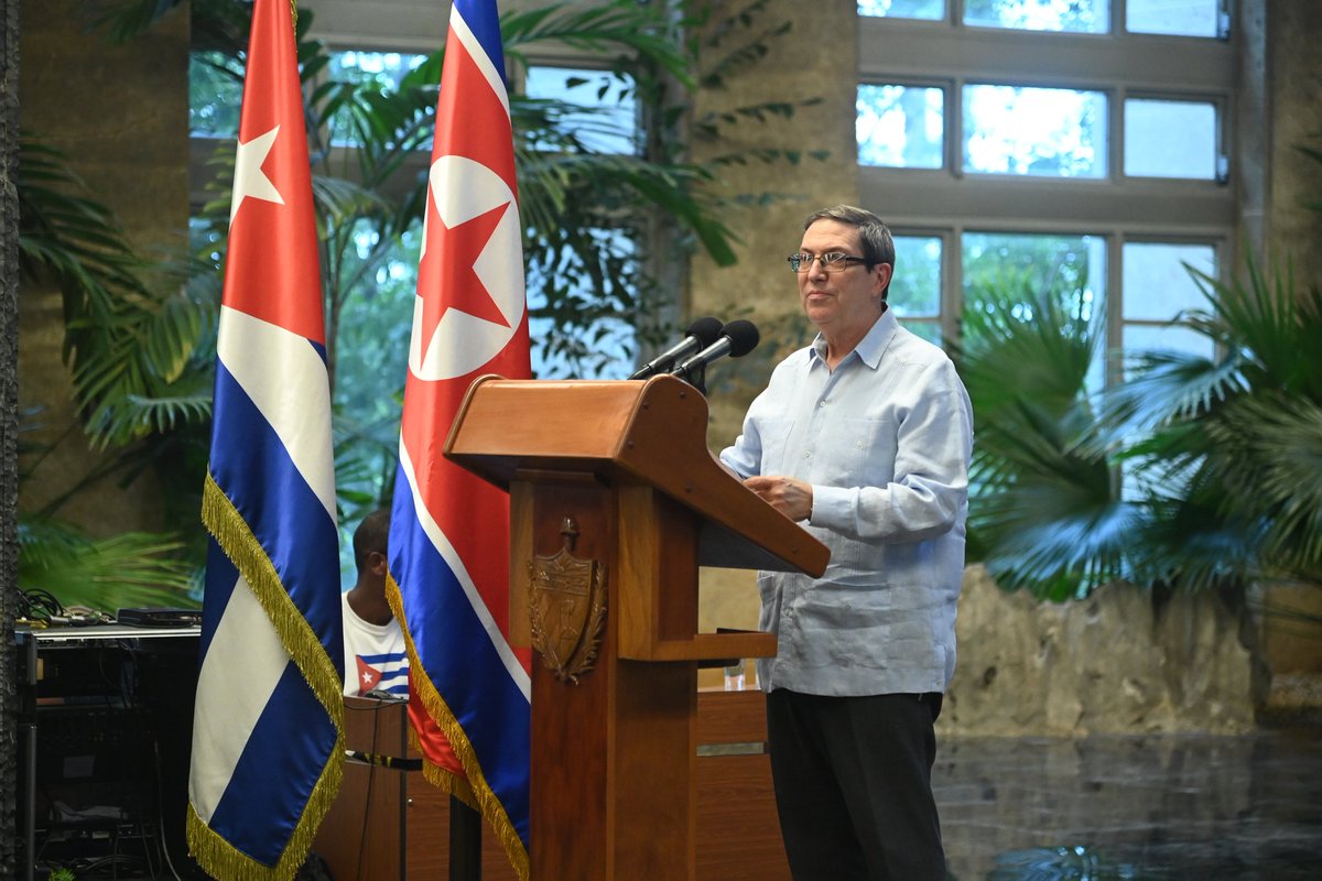 BrunoRguezP's tweet image. Participamos en acto central por 80 aniversario de fundación del Partido del Trabajo de Corea y 65 años del establecimiento relaciones diplomáticas entre #Cuba y República Popular Democrática de #Corea.

Reiteramos invariable solidaridad y cooperación con ese hermano país.