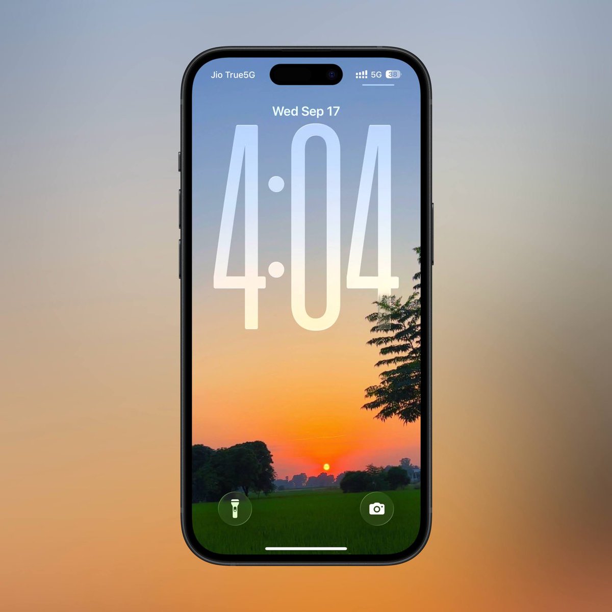Share your iOS 26 lockscreen and homescreen