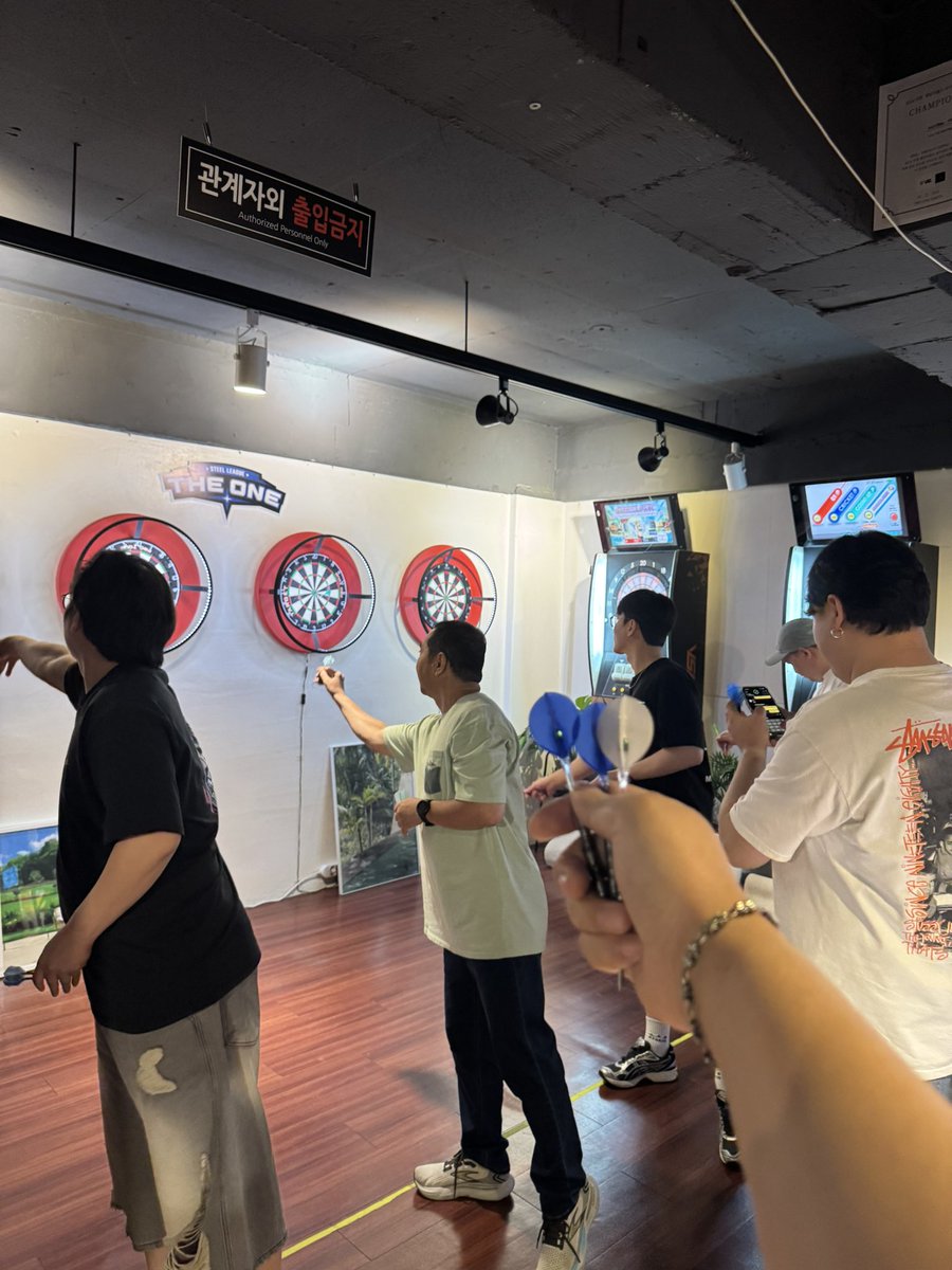 darts_son's tweet photo. 今日はスティリーグです！！ もうすぐ日本に出発します！

@One80DartsAsia https://t.co/gGhrkI7WuF