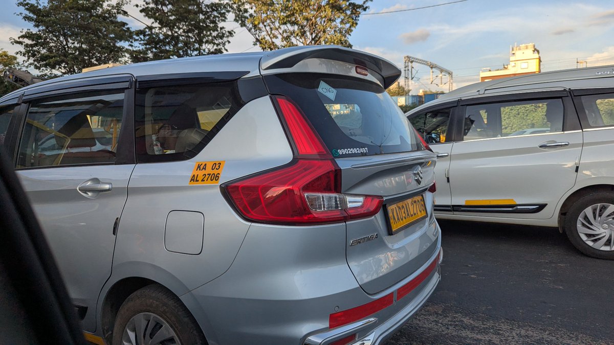 egunda's tweet photo. Drinking on vehicle on road allowed? 
Ka03al2706
Vehicle moving on ringroad between krpuram towards airport. Currently near Ramamurthy Nagar
@krp https://t.co/zXep6oPQtU