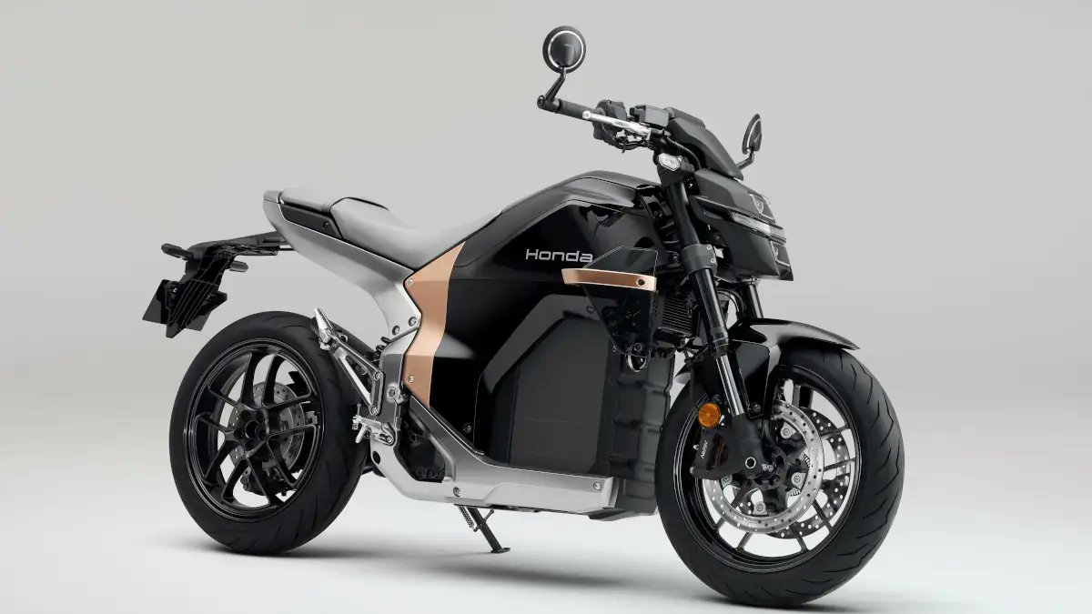 ResCogs's tweet photo. The first full-size electric bike from the world's biggest motorcycle manufacturer, the Honda WN7, is now available to order and arrives in dealers in early 2026 with the power of a 600cc petrol engine, and the torque of a 1000cc ICE bike.
https://t.co/ISFMxBN9Hz https://t.co/h6MjqvY3kP