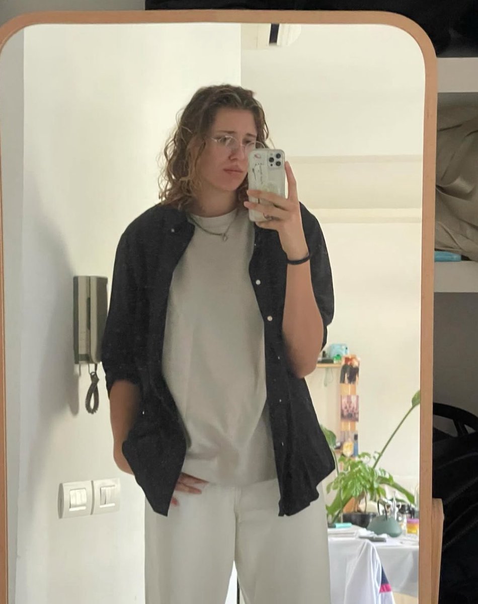 lukudiess's tweet image. como eu amo as fotos no espelho