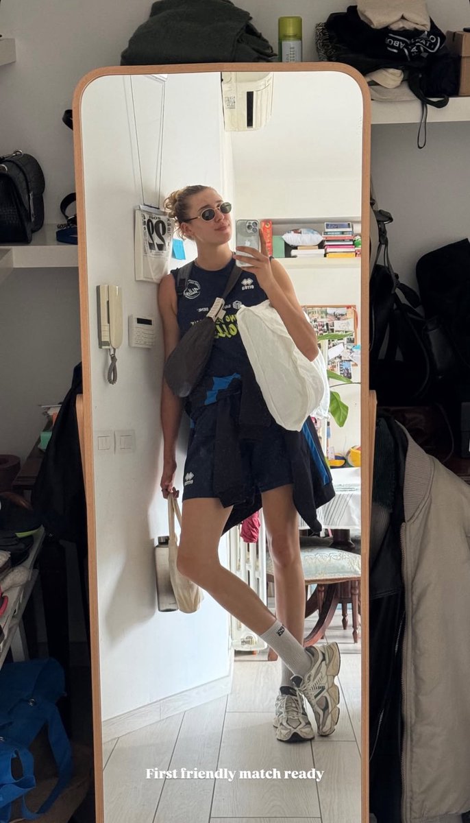 lukudiess's tweet image. como eu amo as fotos no espelho