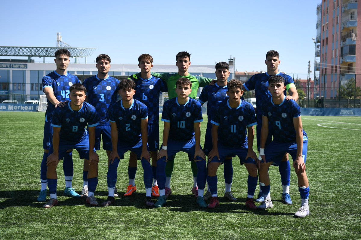 U19 Gelişim Liginde
Farklı Galibiyet! ⚽🔥

TFF Gelişim Ligi 2025-2026 sezonunun ilk maçında sahamızda Fethiyespor’u konuk eden Selçuklu Belediyespor Kulübü U19 Futbol Takımımız, rakibini 6-0’lık skorla mağlup ederek lige galibiyetle başladı. 💪

Gollerimiz:
⚽ Yasin İde
⚽ Talha