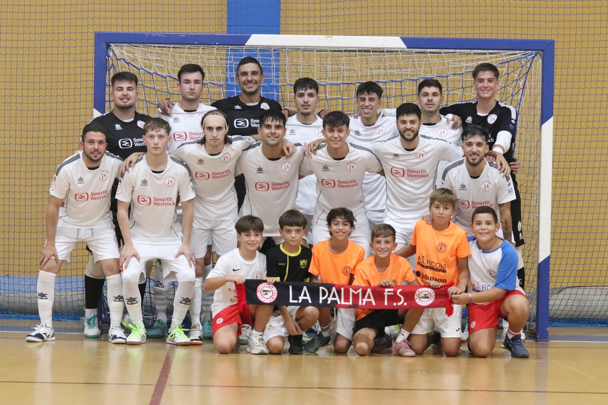 🎉 ¡Enhorabuena, Smurfit Westrock La Palma! 🎉

Gran debut en la Copa del Rey de Fútbol Sala con una victoria histórica (7-1) ante el Xerez Toyota Nimauto y con el Municipal lleno hasta la bandera. 🏟️⚽