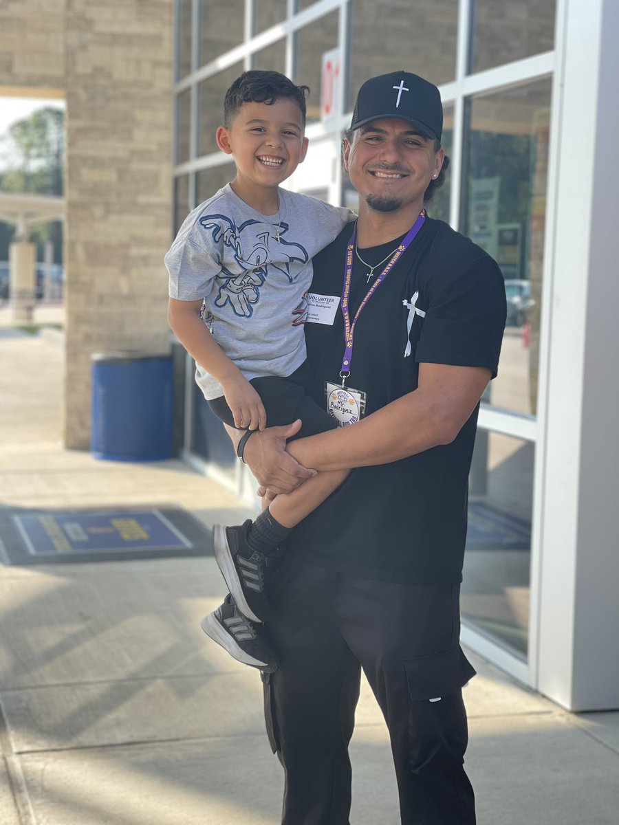 Thank you Mr. Rodriguez for volunteering as a Watch DOG! We enjoyed having you! <a href="/HumbleISD_GE/">Groves Elementary</a>