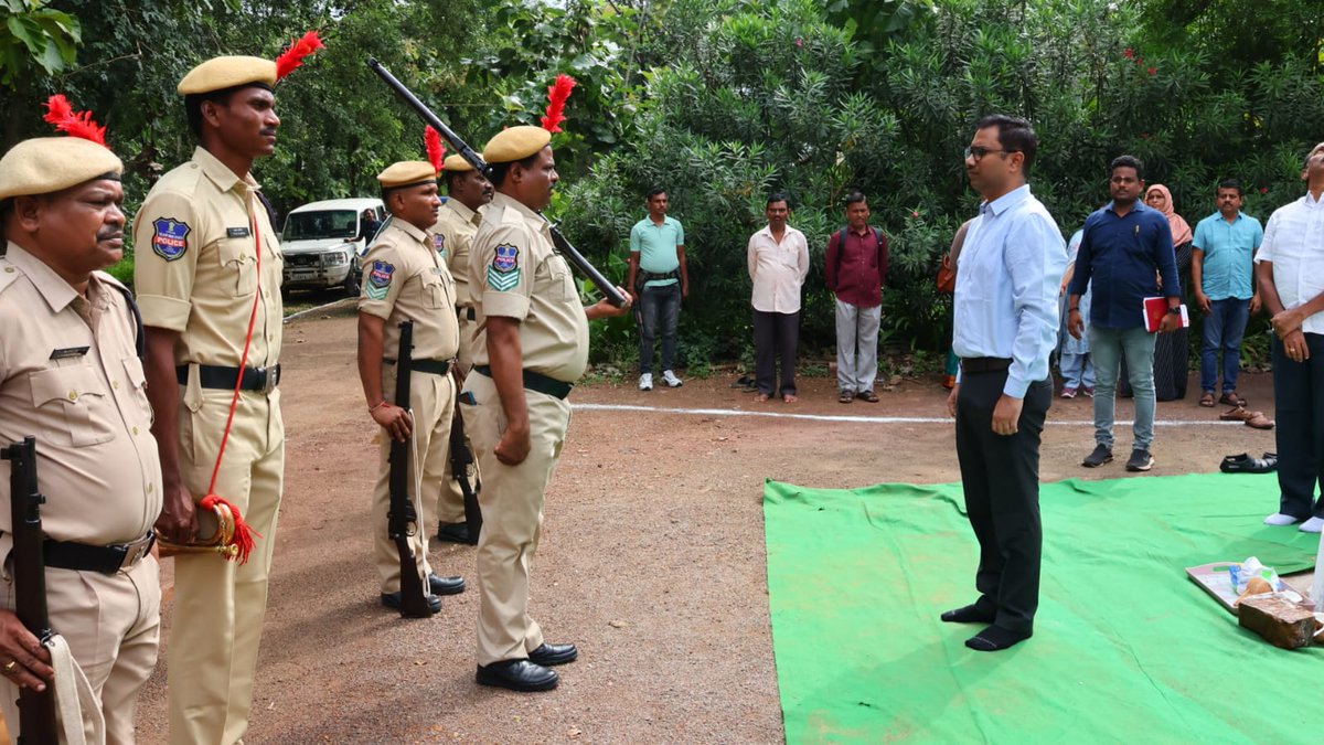 తెలంగాణ ప్రజా పాలన దినోత్సవం సందర్భంగా జిల్లా పరిషత్ కార్యాలయంలో ప్రత్యేక అధికారి హోదాలో గౌరవ  జిల్లా కలెక్టర్ గారు అదనపు కలెక్టర్ స్థానిక సంస్థలు గారితో కలిసి జాతీయ పతాక ఆవిష్కరణ చేయడం జరిగింది
<a href="/TelanganaCMO/">Telangana CMO</a> 
<a href="/TelanganaCS/">Office of Chief Secretary, Telangana Govt.</a> 
<a href="/IPRTelangana/">IPRDepartment</a>