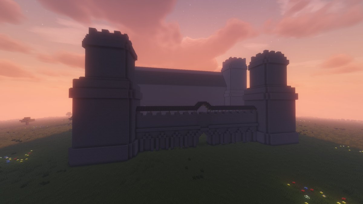 ever since i started building i've purposefully stayed away from medieval/castle builds cause i feel like there's not much to do there that hasn't already been built, since mc lends itself to the style it's what a lot of people tend to go for. anyway im making a medieval castle.