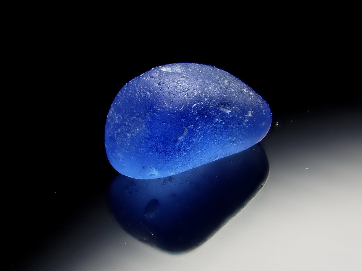 DamasterCarabus's tweet image. ブルーは人を惹きつけますね

#シーグラス
#seaglass 
#青