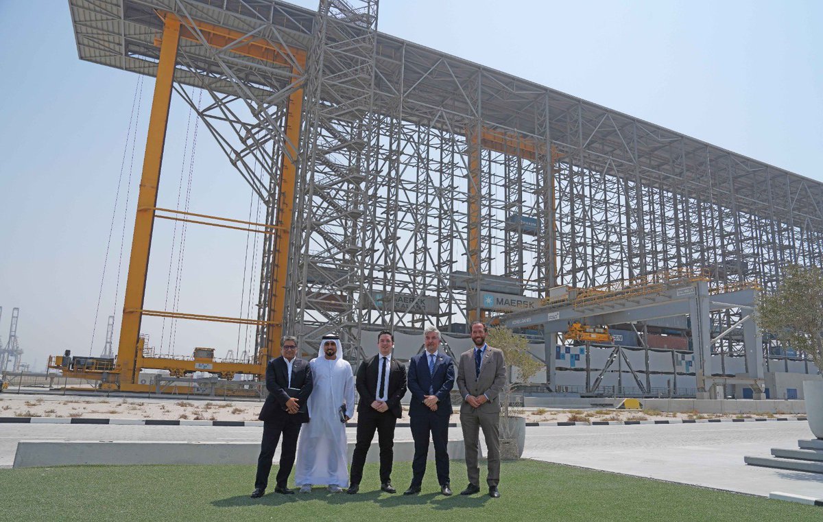 El Embajador del Ecuador en los Emiratos Árabes Unidos, <a href="/fribade/">Felipe Ribadeneira</a>, mantuvo una reunión de alto nivel con S.E. Sultan Ahmed bin Sulayem, Presidente y CEO de <a href="/DP_World/">DP World</a> <a href="/dpworldecuador/">DP World Ecuador</a>. Durante el encuentro se destacó la operación de DP World en el Puerto de Posorja, que impulsa el