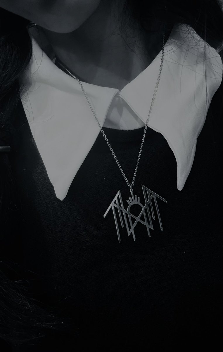 geeclouds's tweet image. “I Live by the feather &amp;amp; die by the sword “