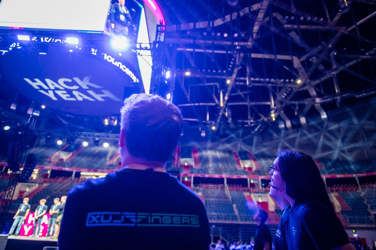 HackYeah's tweet image. Being part of HackYeah is a strong entry for your CV and portfolio. ✨

Gain experience that matters 👉 hackyeah.pl 

#HackYeah #CareerBoost #TechCV