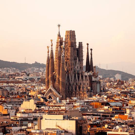 Did you know the Sagrada Família in Barcelona, designed by Antoni Gaudí, has been under construction since 1882 and isn’t set to finish until 2034? Its organic, nature inspired forms, like columns mimicking tree trunks, push architectural boundaries even today! #Designbuild