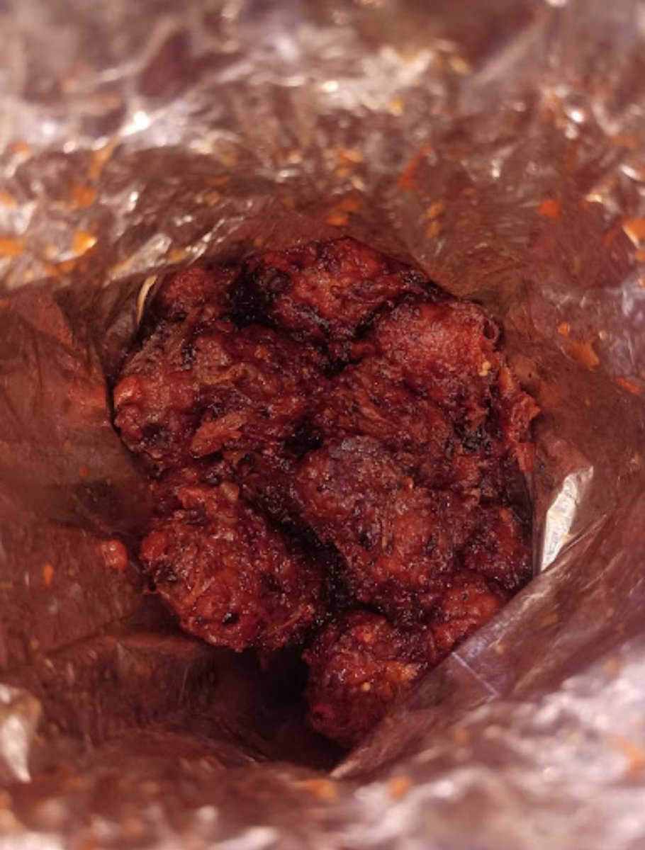 PrasyShadow's tweet photo. I ordered food that was stale. Support kept saying “agent will call in 15/10/5 mins” but no one called even after 5 hrs. Next day told me to eat food I ordered 12 hrs before. How can anyone eat stale food bought with their hard-earned money? this is unacceptable.@CareMagicpin https://t.co/lVqCx58X6f