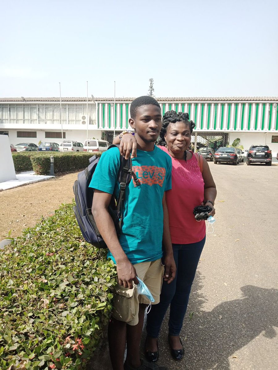 gnadudarko's tweet image. First day of school vs. Last day of school