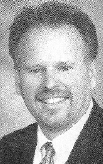 BBallMuseumIL's tweet photo. With a sad heart we report that IBCA HOF Official Dan Snodgrass has passed. This is also a tough loss for the Basketball Museum of Illinois Board of Directors where his contributions were enormous. Dan officiated the Boys Class A State Finals 3 x including the title game in 2006. https://t.co/Cd662i2Gp8