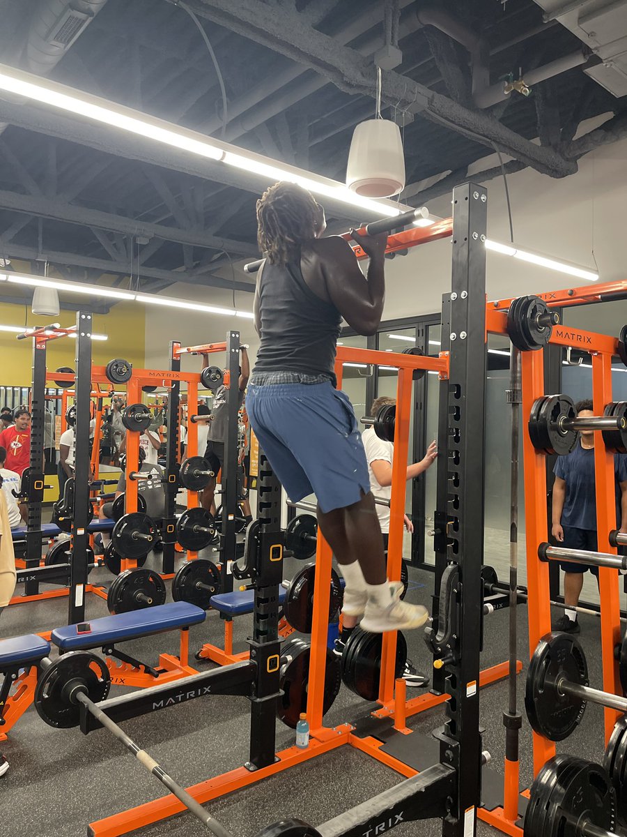 These kids are locked in 🔥 Early morning work, pushing to get bigger, stronger, faster. Love the growth mindset! Keep it up! Go Wolverines! 💪🐾<a href="/OPS_WestviewFB/">Westview Wolverines Football</a>  <a href="/OPS_WVAthletics/">Westview Athletics</a>