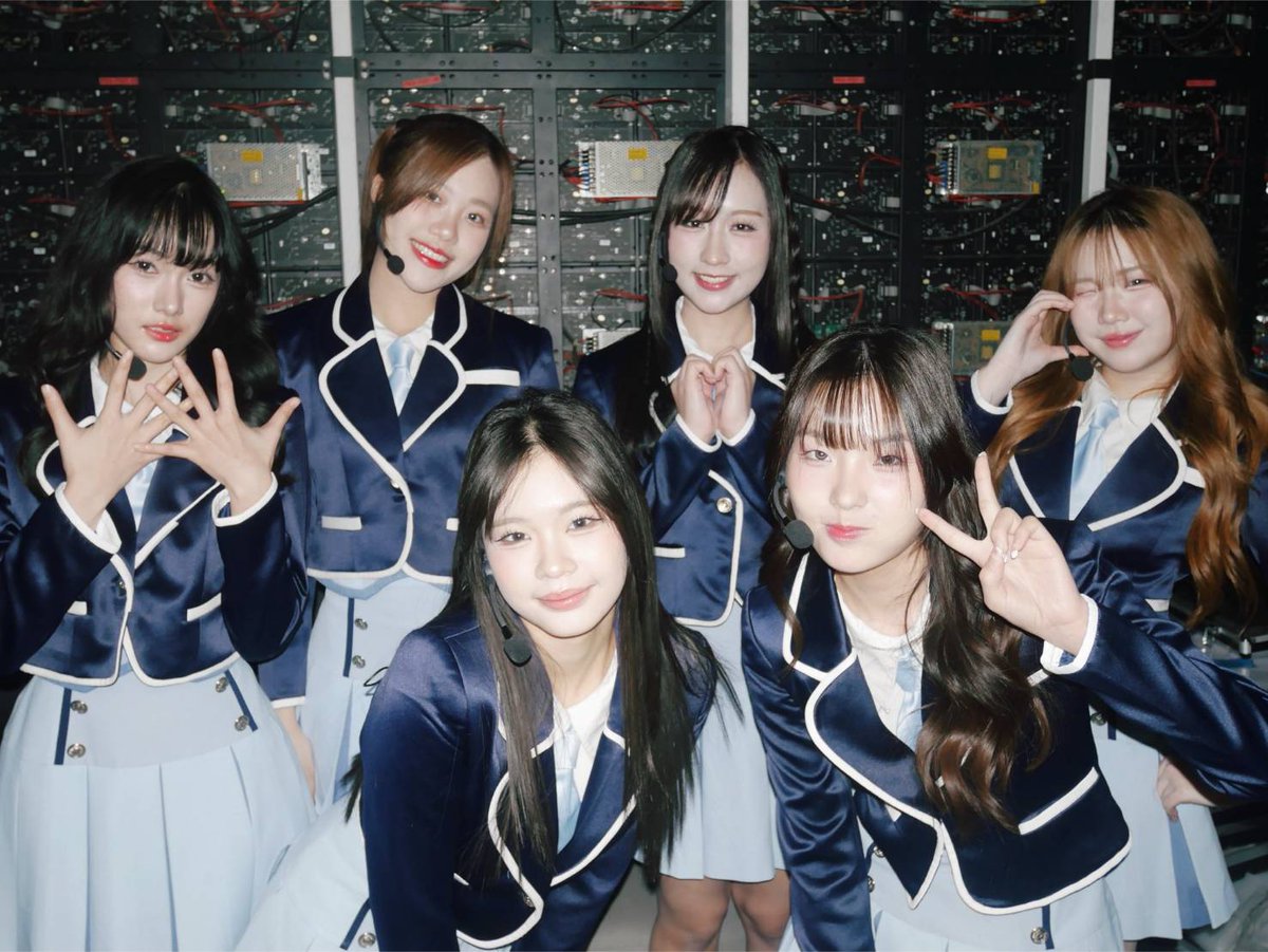 [ 🧚🏻📱] #iAM48OfficialApplication 💗
By : #EmmaCGM48
...
" เอมม่าขอแฝงตัวอยู่รุ่น3 นะวันนี้55555 ดีใจที่ได้ขึ้นstageกับ เพื่อนๆรุ่น3นะงับ😘🤟🏻 "
#CGM48_linglingsbirthdayfanmeet
💻 : app.bnk48.com/timeline/conte…

#CGM482ndGeneration
#CGM48
#MyJellysssWishEmma
#Jellysss_Emma