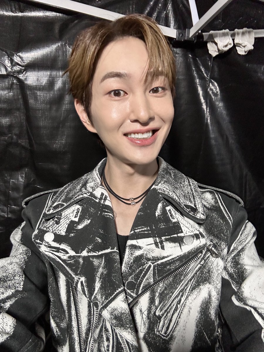 オニュ ONEW THE LIVE 香港 トレカ ポスター スローガン 紙飛行機 9/27(土)大阪】ONEW 2ND ALBUM [PERCENT] 1枚 - Whoop Japan Store