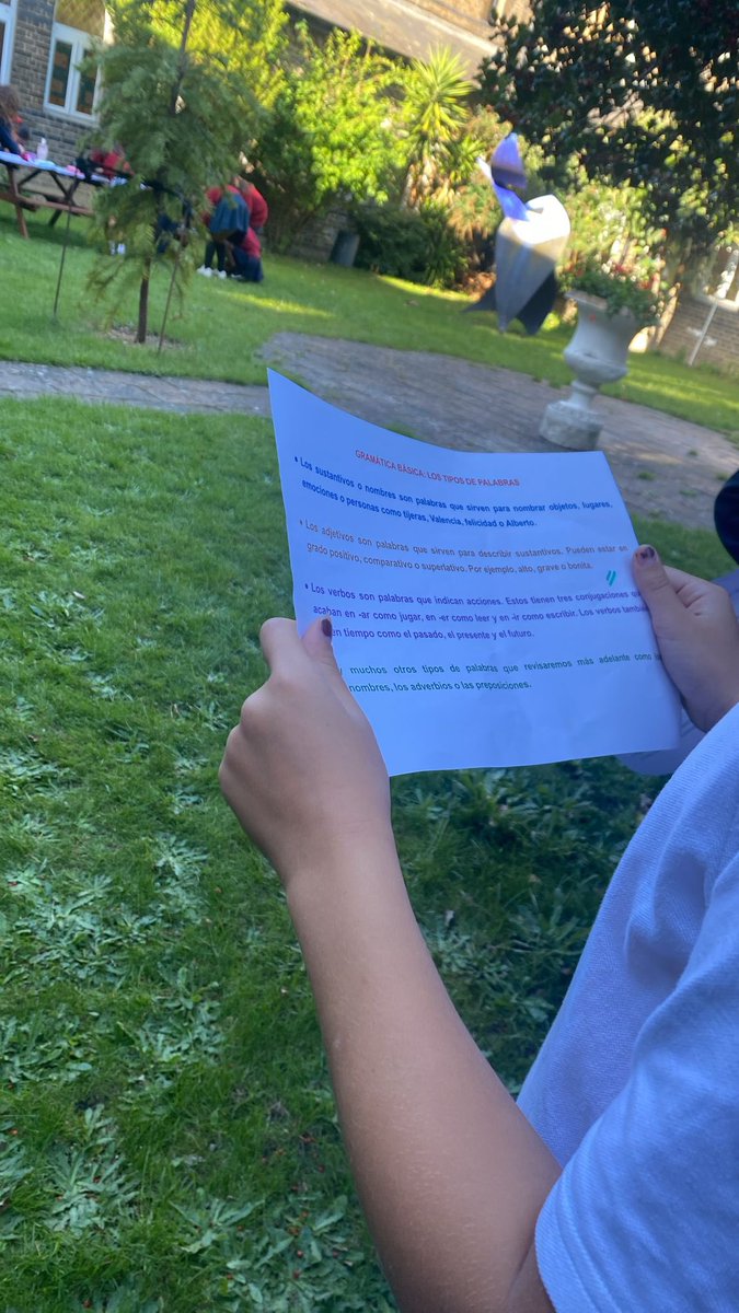 Canada_Blanch's tweet image. 🚀 ¡Arrancamos el curso!
Hoy estrenamos nuestras evaluaciones iniciales gamificadas con dinámicos dictados por relevos 📝🏃‍♀️🎉
Aprender jugando siempre es mejor. #Gamificación #Educación

@consejeriauk