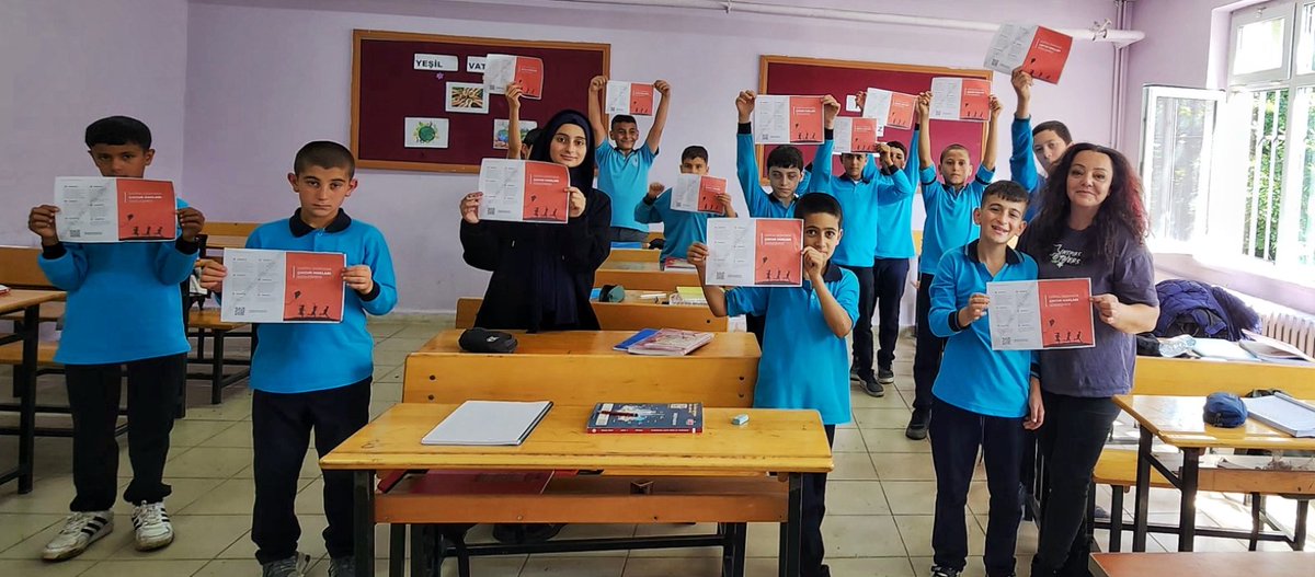 “Dijital Dünyada Çocuk Hakları Sözleşmesi”ni kıymetli bir adım olarak görüyor ve  destekliyoruz. Çocuklarımızın sesini dijitalde de duyuralım. Çünkü sanal olan yalnızca ortamdır; haklar gerçektir.
👉tegm.meb.gov.tr/imza

<a href="/tcmeb/">Millî Eğitim Bakanlığı</a> <a href="/Yusuf__Tekin/">Yusuf Tekin</a> <a href="/hasan_uygun91/">hasan uygun</a> <a href="/mdemircioglu01/">Mustafa DEMİRCİOĞLU</a>