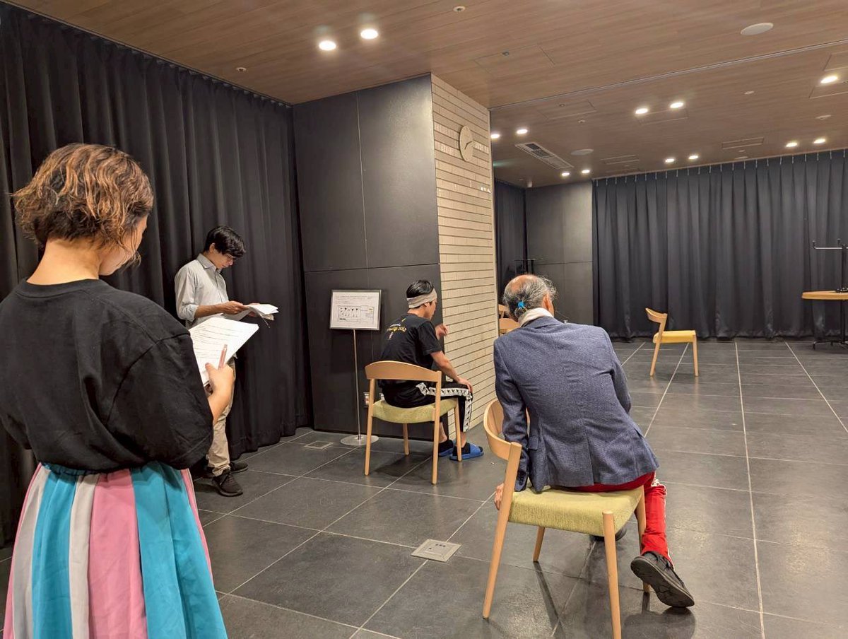 本日も稽古でした！
今回の担当は上ノ町優仁です〜！！

みなさんそれぞれが個性あるお芝居をするので、とてもいい刺激をもらいつつ毎日が楽しいです！！
これからも本番に向けてもっともっと磨いていきますので、応援のほどよろしくお願いします〜💪😆