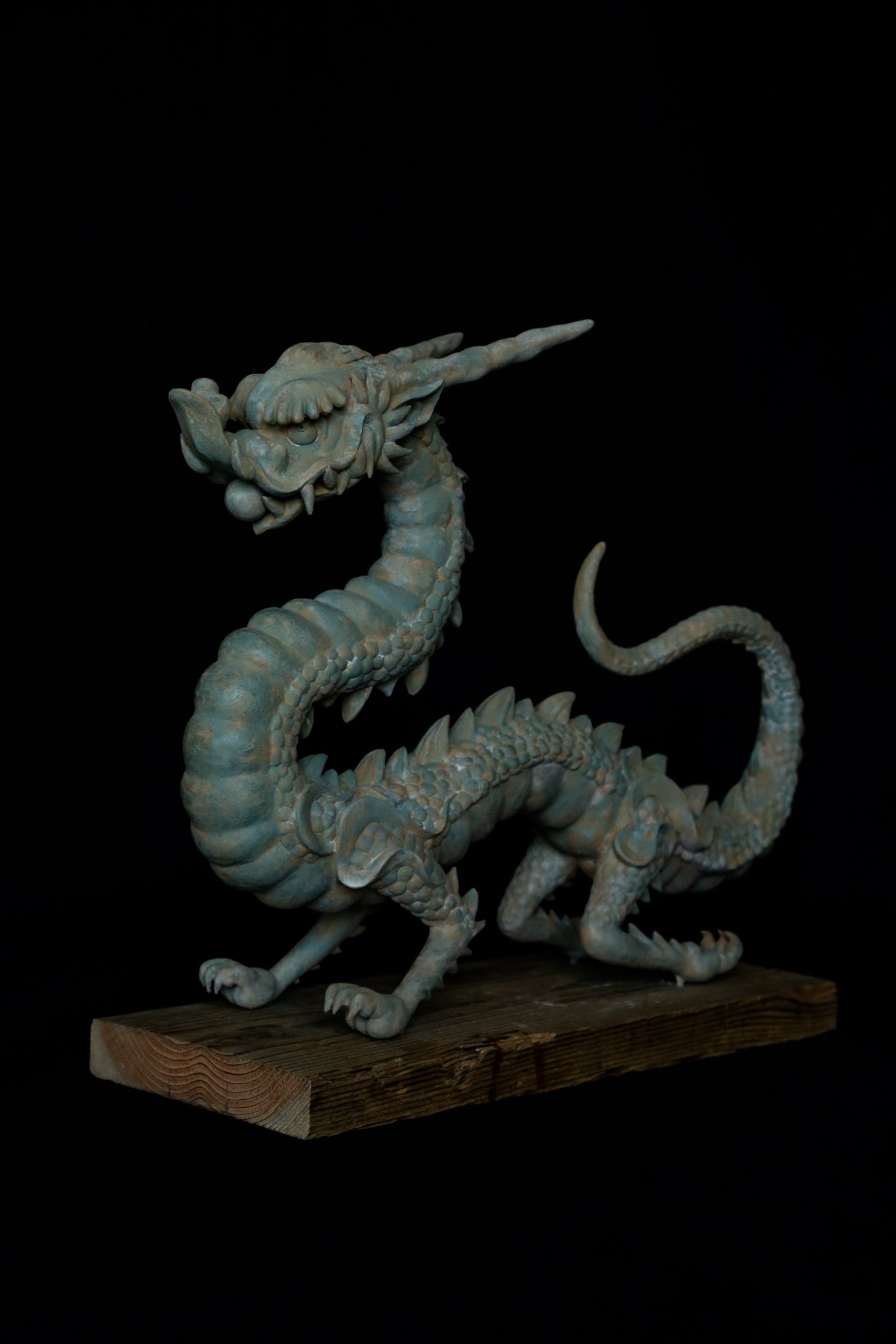 コレクター収集品　日展作家　木彫　「犬」　中村博直刀　中村珠子鑑 コレクター収集品 日展作家 木彫 「犬」 中村博直刀 中村珠子鑑 2025