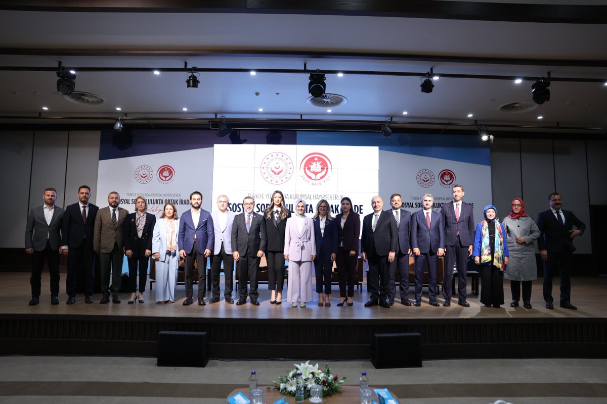 📍İstanbul

İyiliğin, merhametin ve dayanışmanın asırlık yuvası Darülaceze'de, Türkiye Yüzyılında Kurumsal Hayırseverlik: Sosyal Sorumlulukta Ortak İrade Çalıştayımızı gerçekleştirdik.

Hayata geçirdiğimiz sosyal sorumluluk projeleriyle yalnızca yardım eli uzatmıyor; aynı zamanda