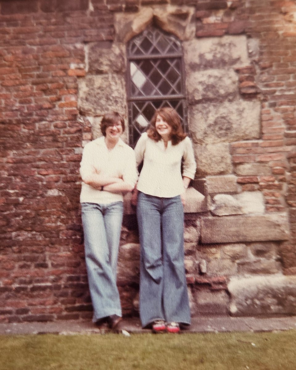 Louise Whittaker (@whittake7) on Twitter photo A previous period; nay,century;when wide-legged trousers were in fashion! A previous period; nay,century;when wide-legged trousers were in fashion!