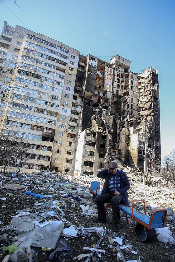 Lavrov: "The Russian army never strikes civilian targets".