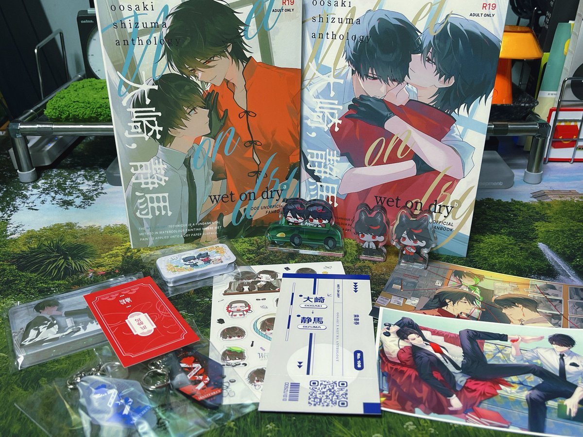 오오시즈 앤솔로지가 왔습니다🥹 표지 편집에 참여한 책을 실물로 받은 건 이걸로 세번째인데 주최님과 고민의 고민의 고민을 거듭하여 작업한만큼 걱정이 무색할 정도로 정말 예쁘게 나왔네요🥰 앤솔로지 기획 단계에서부터 발간까지 참여하신 분들 모두 수고하셨어요..🥲🥲