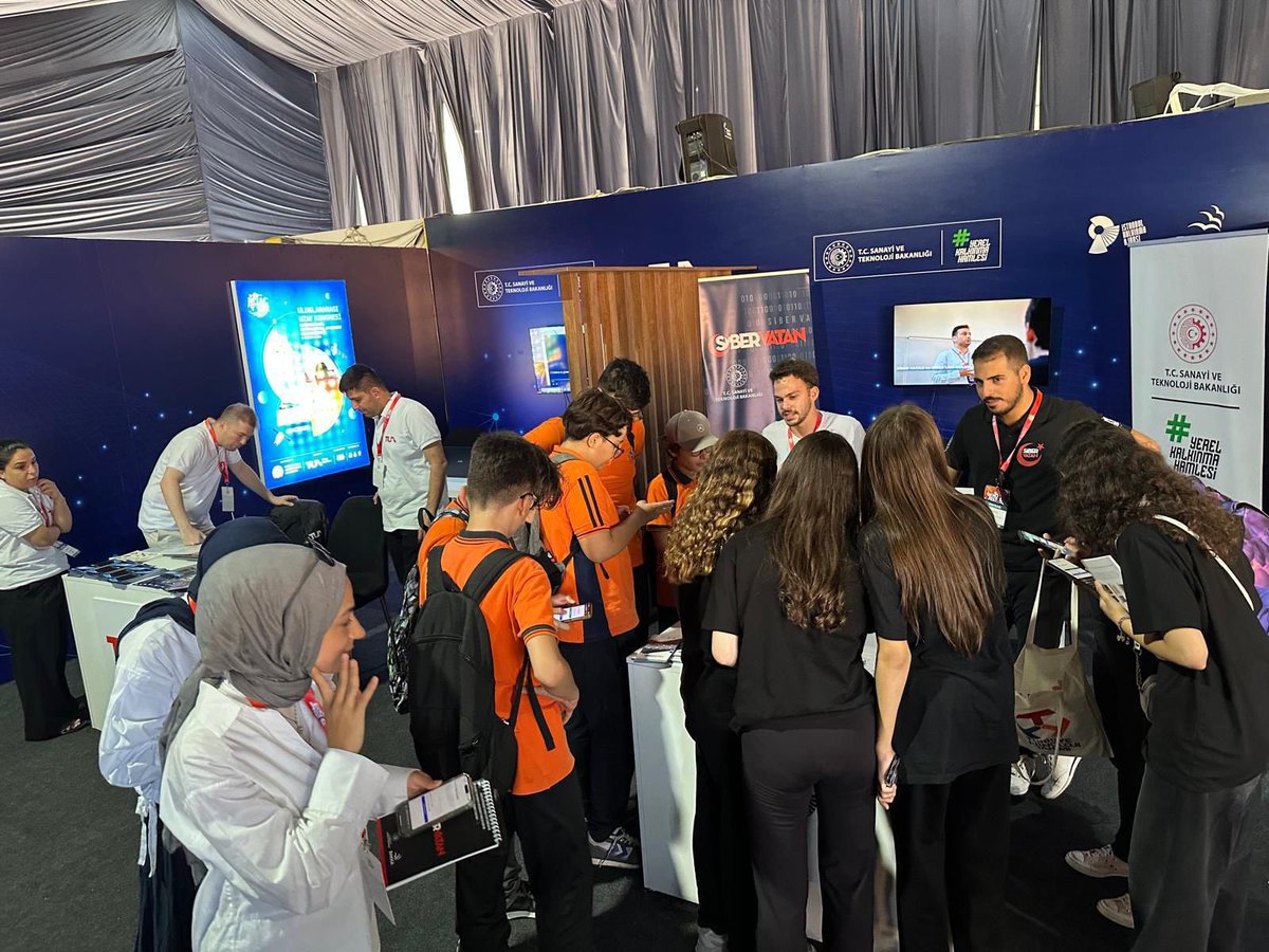 siber_vatan's tweet photo. 🔥 2019’dan bu yana @teknofest ruhunu ateşleyen AyakÜstü CTF  @TCSanayi standında seni bekliyor

#CTF #CyberSecurity

@KalkinmaAjansGM 
@TCBAKKA 
@istkaorgtr https://t.co/28wAriR0ox