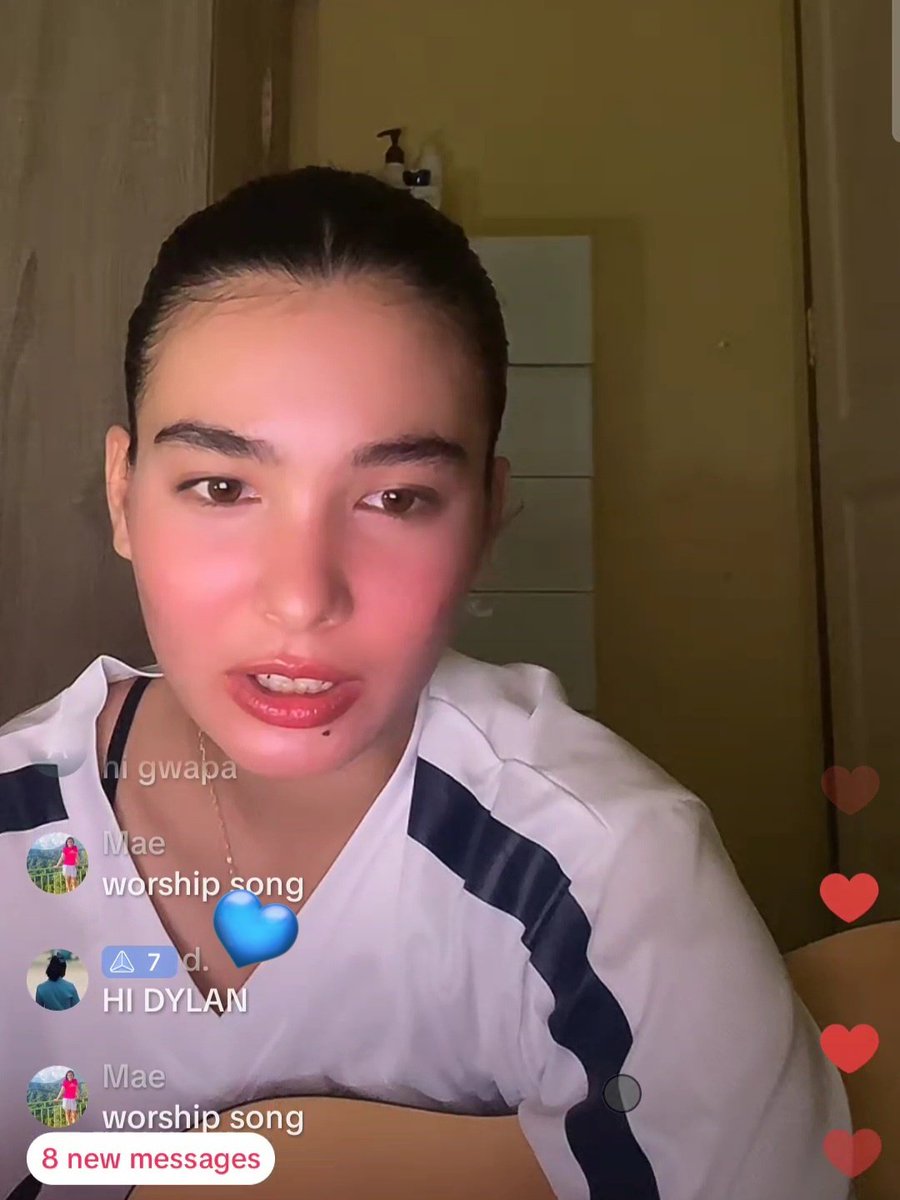 div_rkive's tweet image. dylan and div interaction thru anji&apos;s live HAHAHAHA 😭😭

I MISS YOU DY 🥹 Nata-touch parin ako na until now, natatandaan mo parin ako kahit i&apos;m not as active as before na sa mga ganap mo. Babawi ako 🥺 Lapit na rin birthday mo, i hope you&apos;ll be happier than last year 🩵…