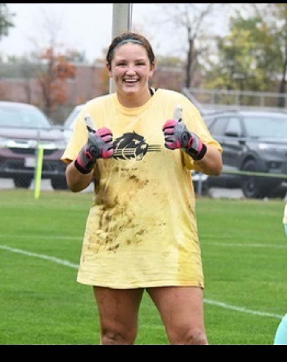 Happy birthday to senior, goalkeeper Mo!!