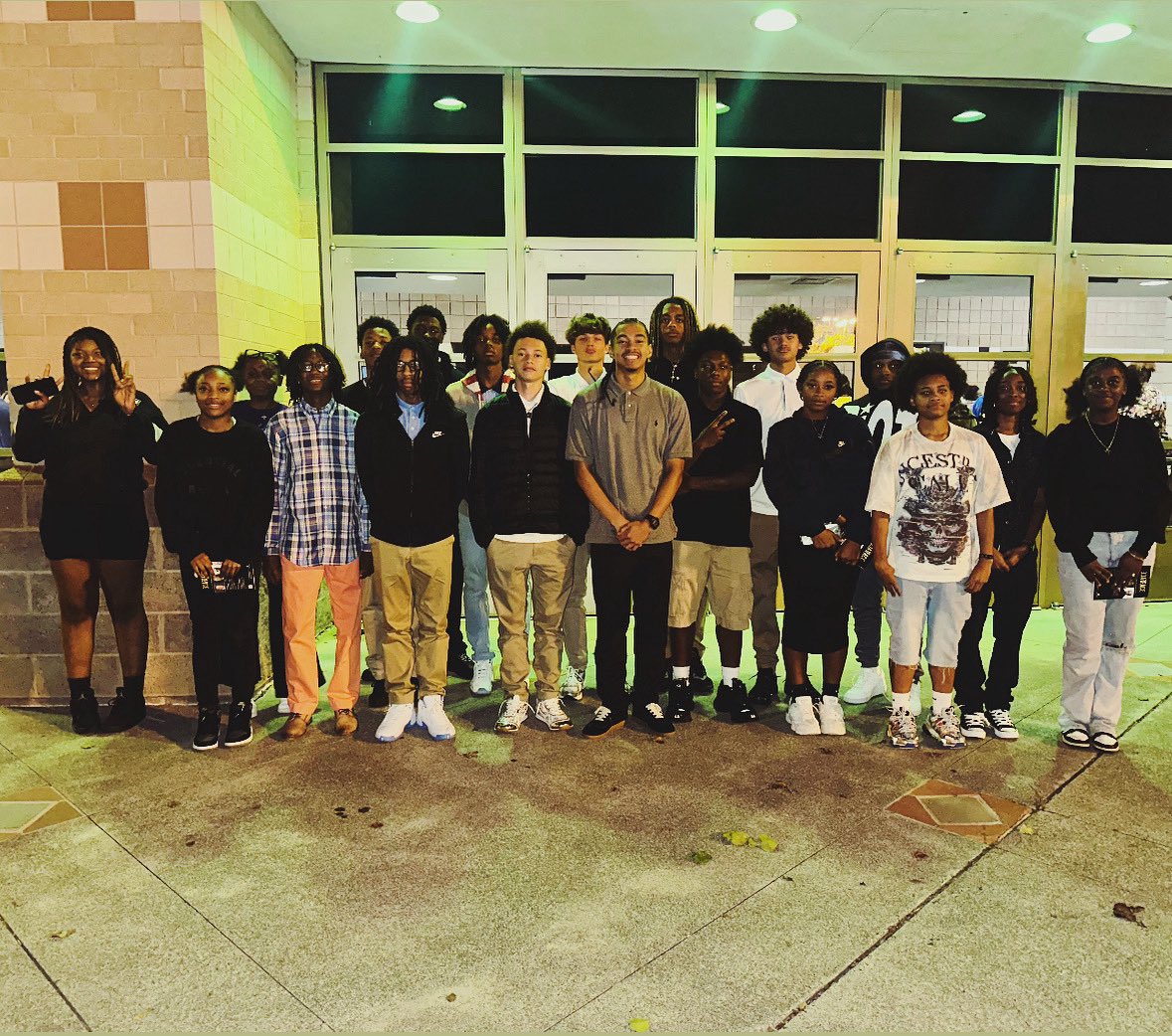 Both Men’s and Women’s Teams had a great time at the Face2Face Speaker forum with <a href="/CP3/">Chris Paul</a> yesterday evening. #GoPack 🐺